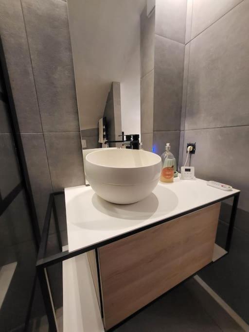 Ferienwohnung Grasse, Superbe 2 Pieces A 2 Minutes Du Centre Exterior foto